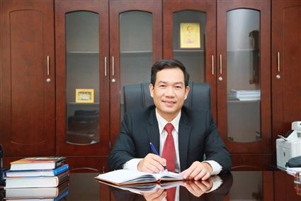 <br>Ông Nguyễn Hồng Nam <br>CEO POLY Enghish Việt Nam 